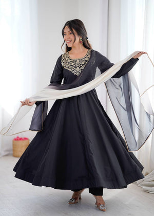Color_Black