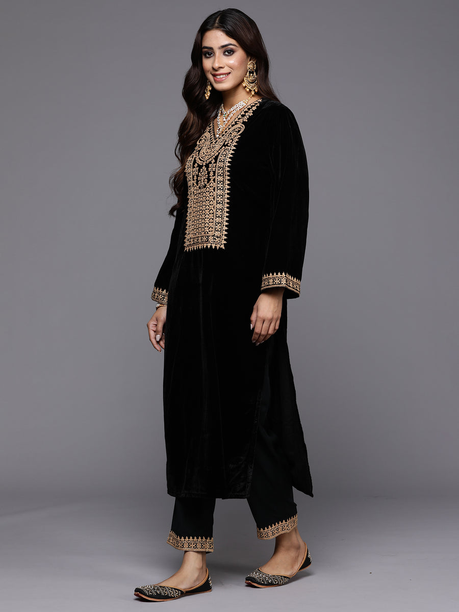 Women Black Embroidered Straight Kurtas