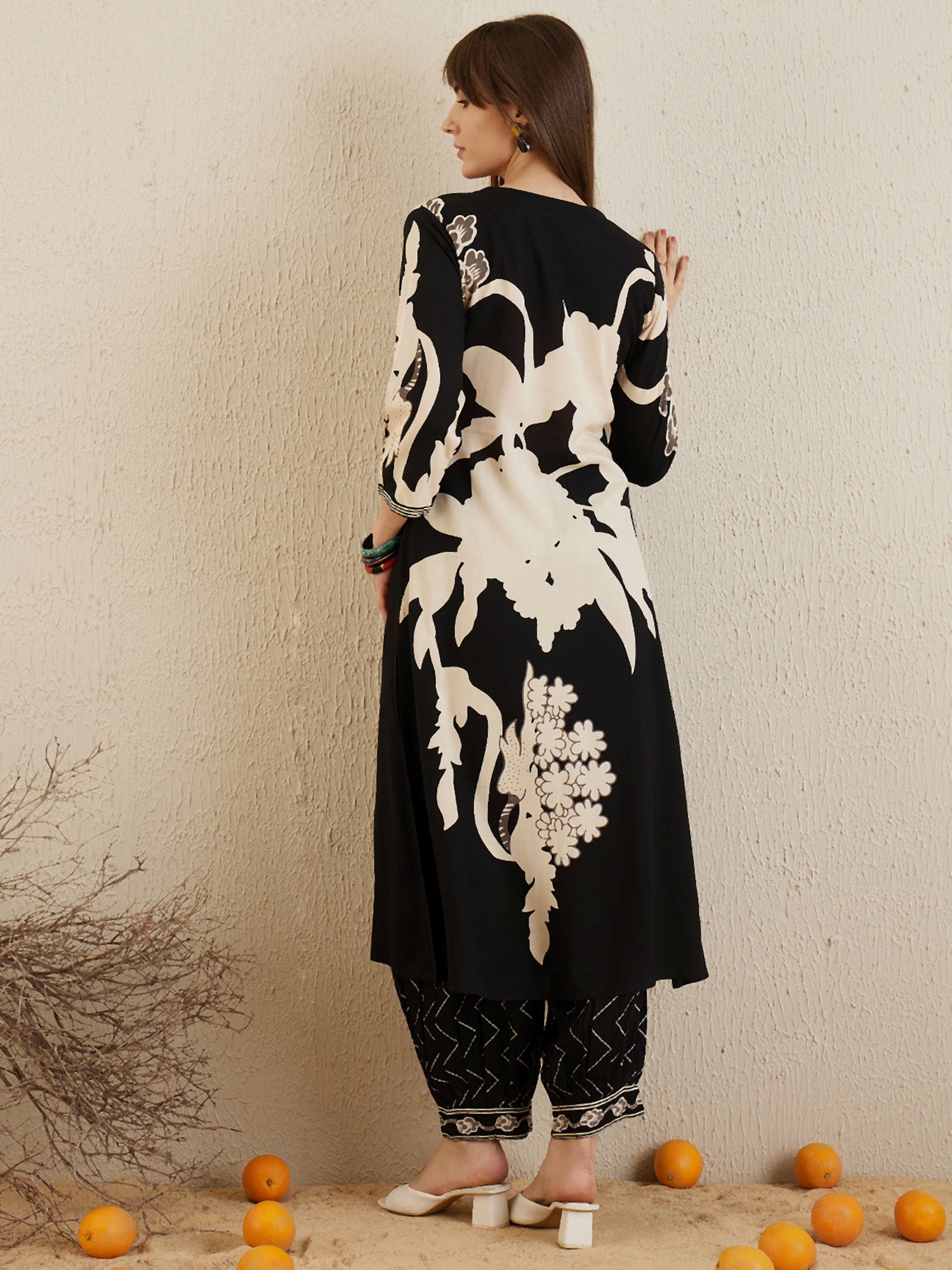 Color_Black