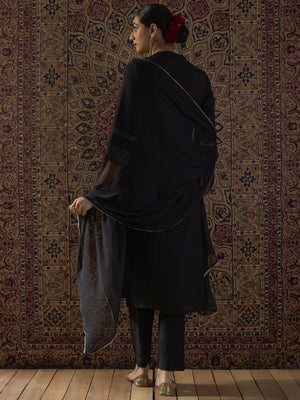 Color_Black
