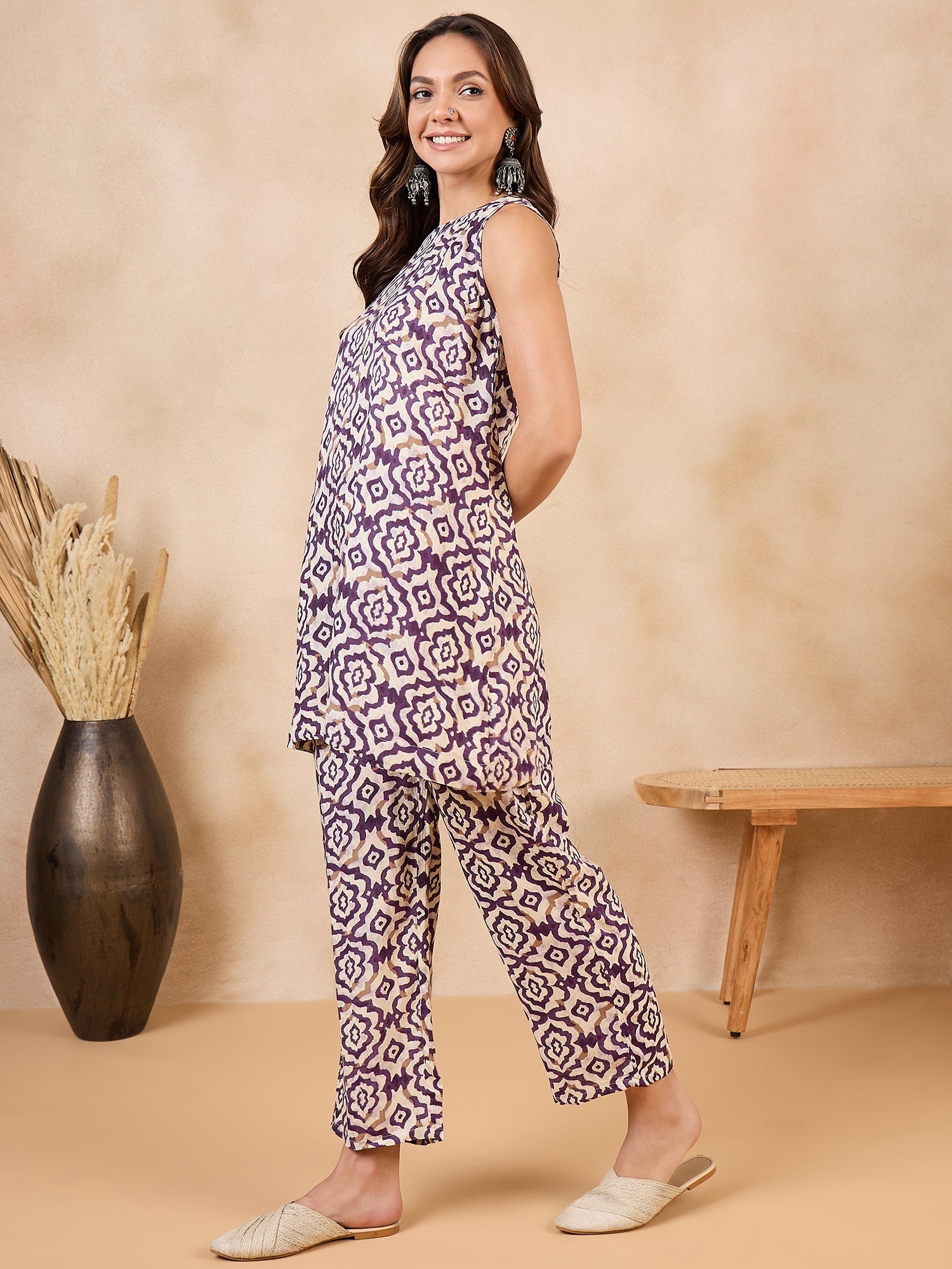 Women's Purple White Moroccan Print Round Neck Kurta Set