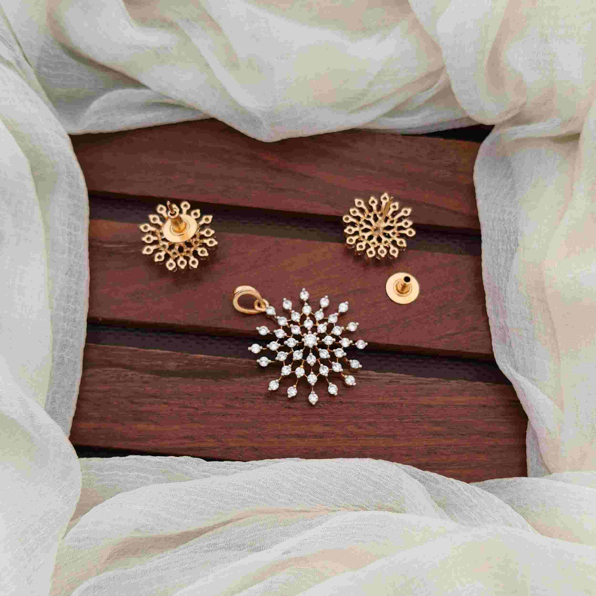 Women's Gold Finish Copper Alloy Pendant Set