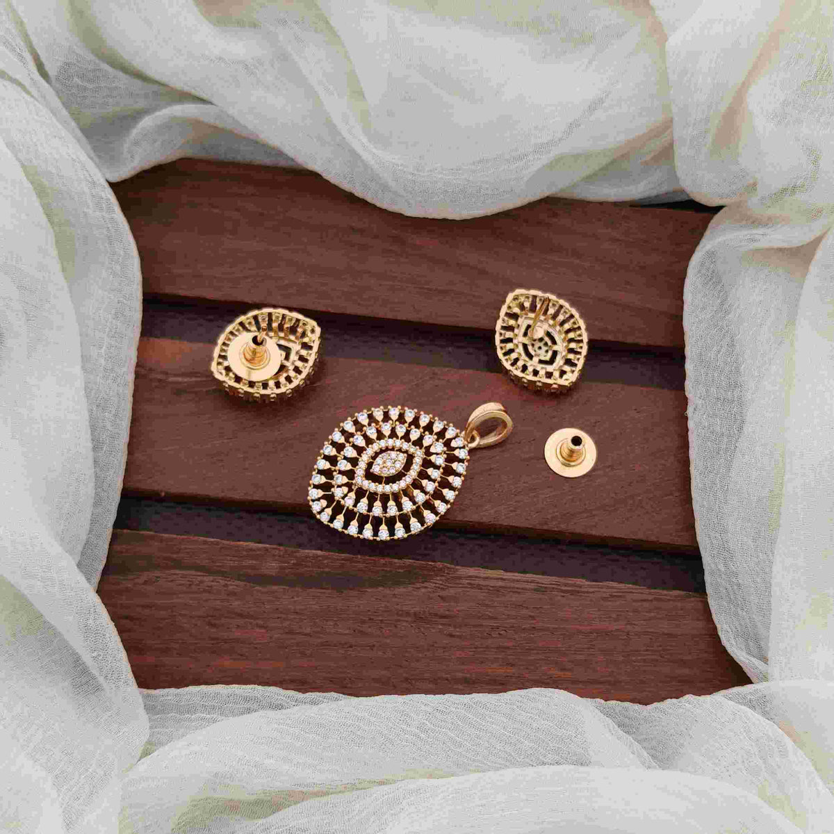 Women's Gold Finish Copper Alloy Pendant Set