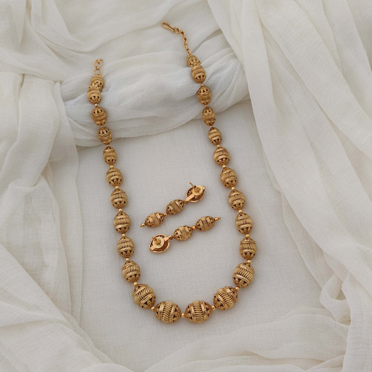 Women's Antique Gold Finish Copper Alloy Jewellery Set