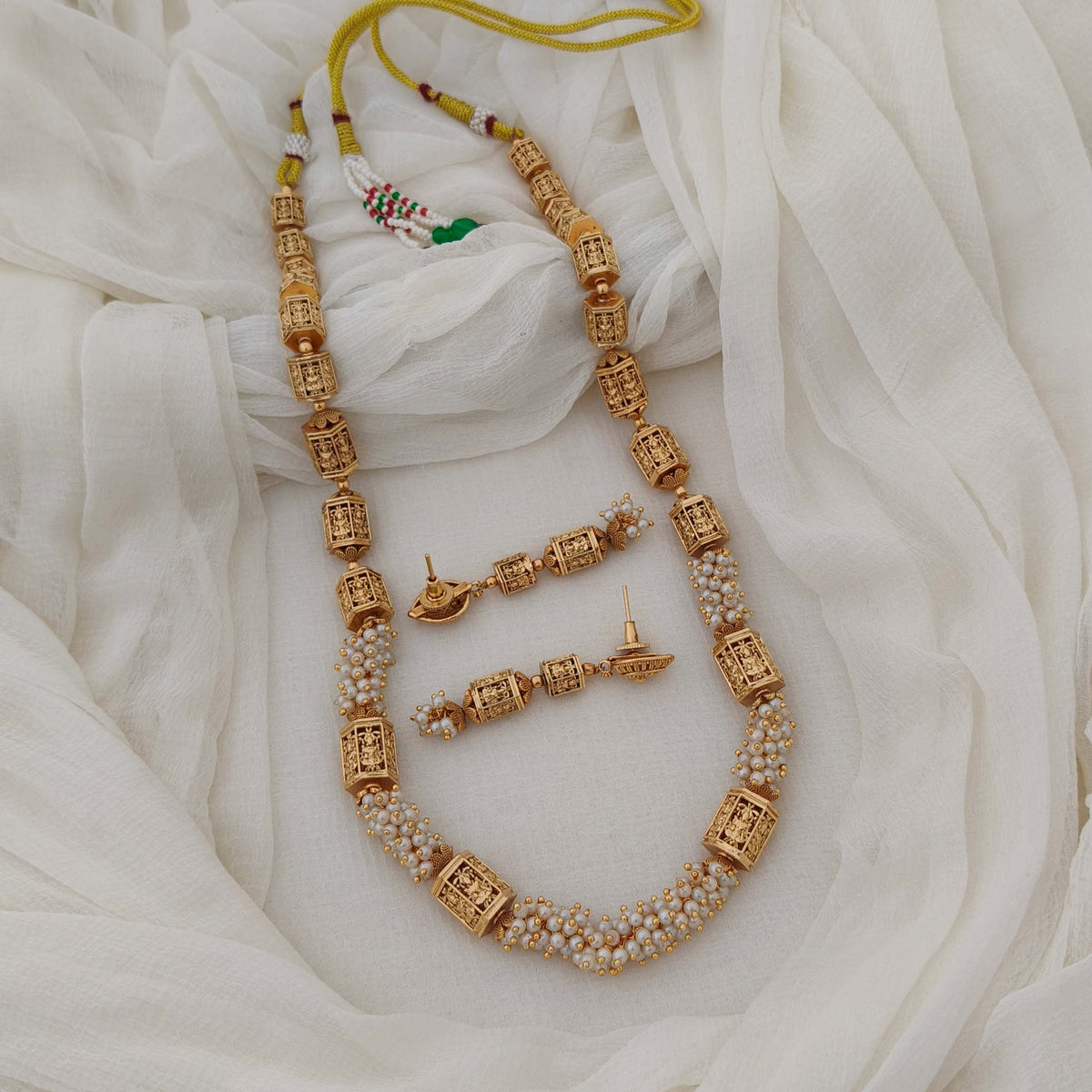 Women's Antique Gold Finish Copper Alloy Jewellery Set