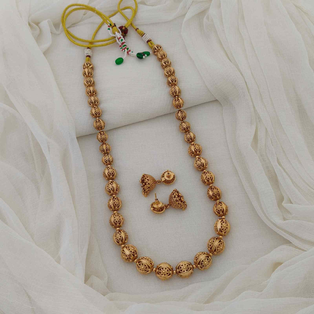 Women's Antique Gold Finish Copper Alloy Jewellery Set