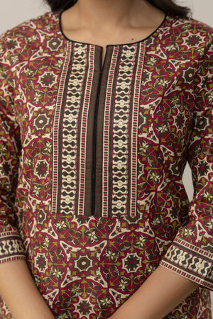 Color_Maroon