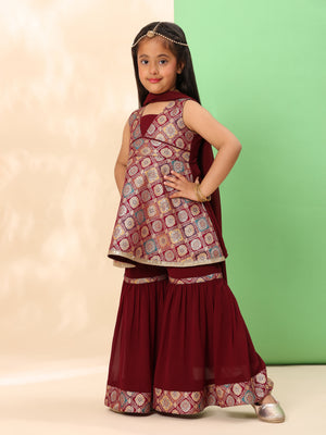 Color_Maroon