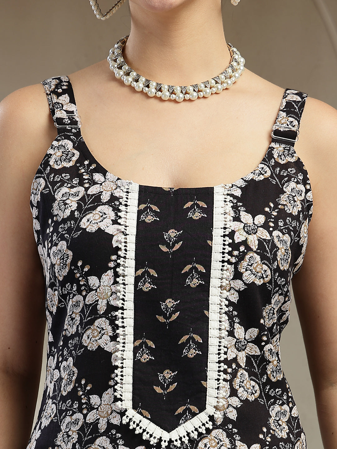 Women's Black Floral Printed Cotton Straight Kurta