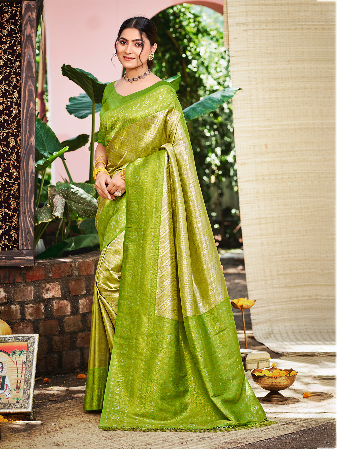 Women's Green And Gold Kanjivaram Silk Woven Work Traditional Saree