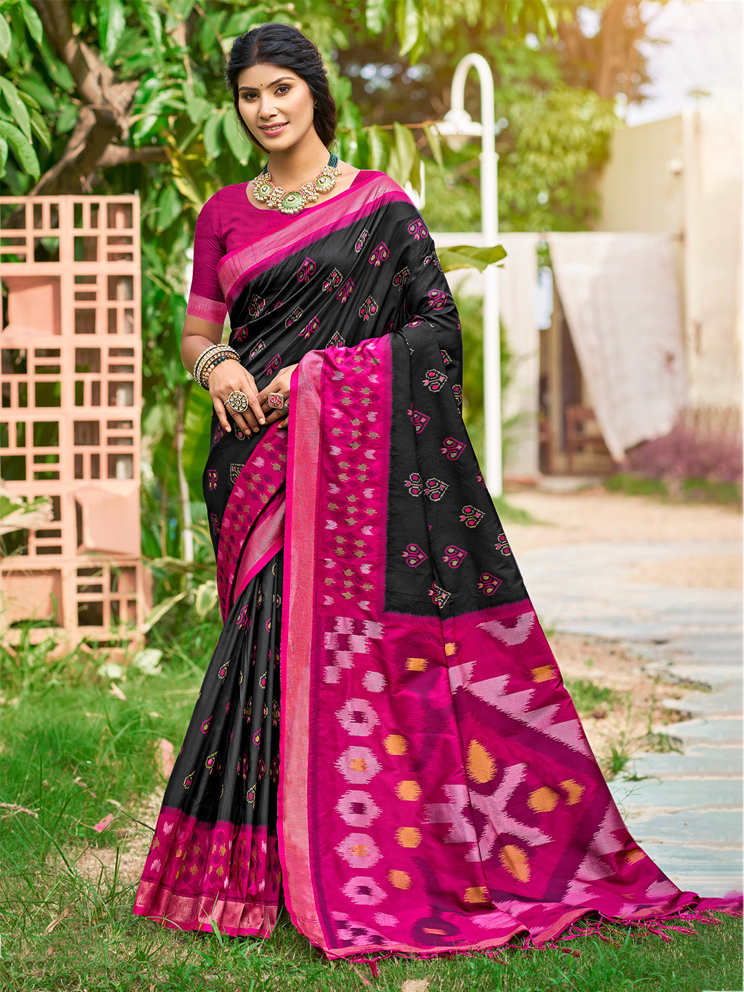 Women's Black And Pink Silk Woven Work Traditional Saree