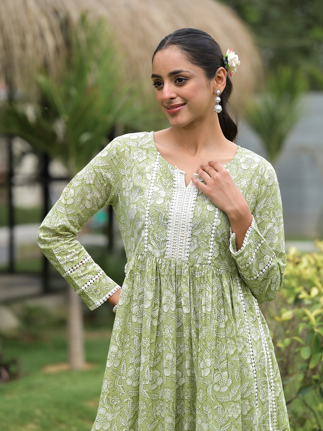 Women's Green Floral Print Cotton Nyra Cut Kurta Pant Set