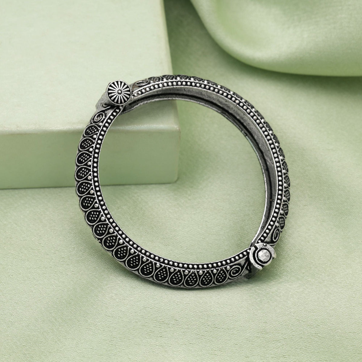 Color_Silver