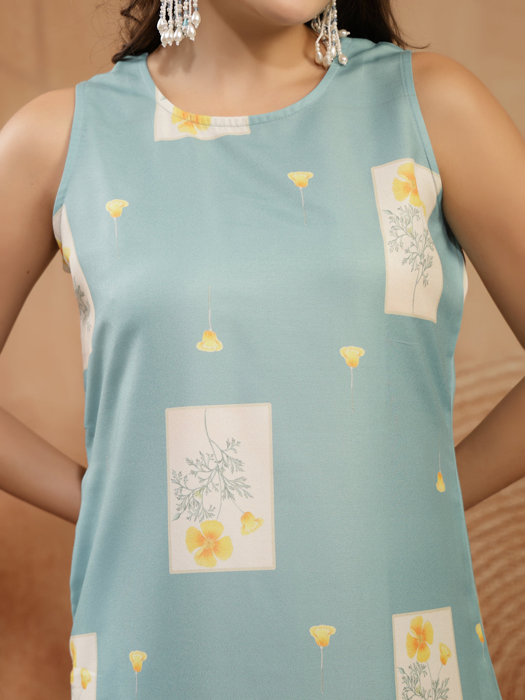 Women's Green Floral Printed Rayon Straight Kurta