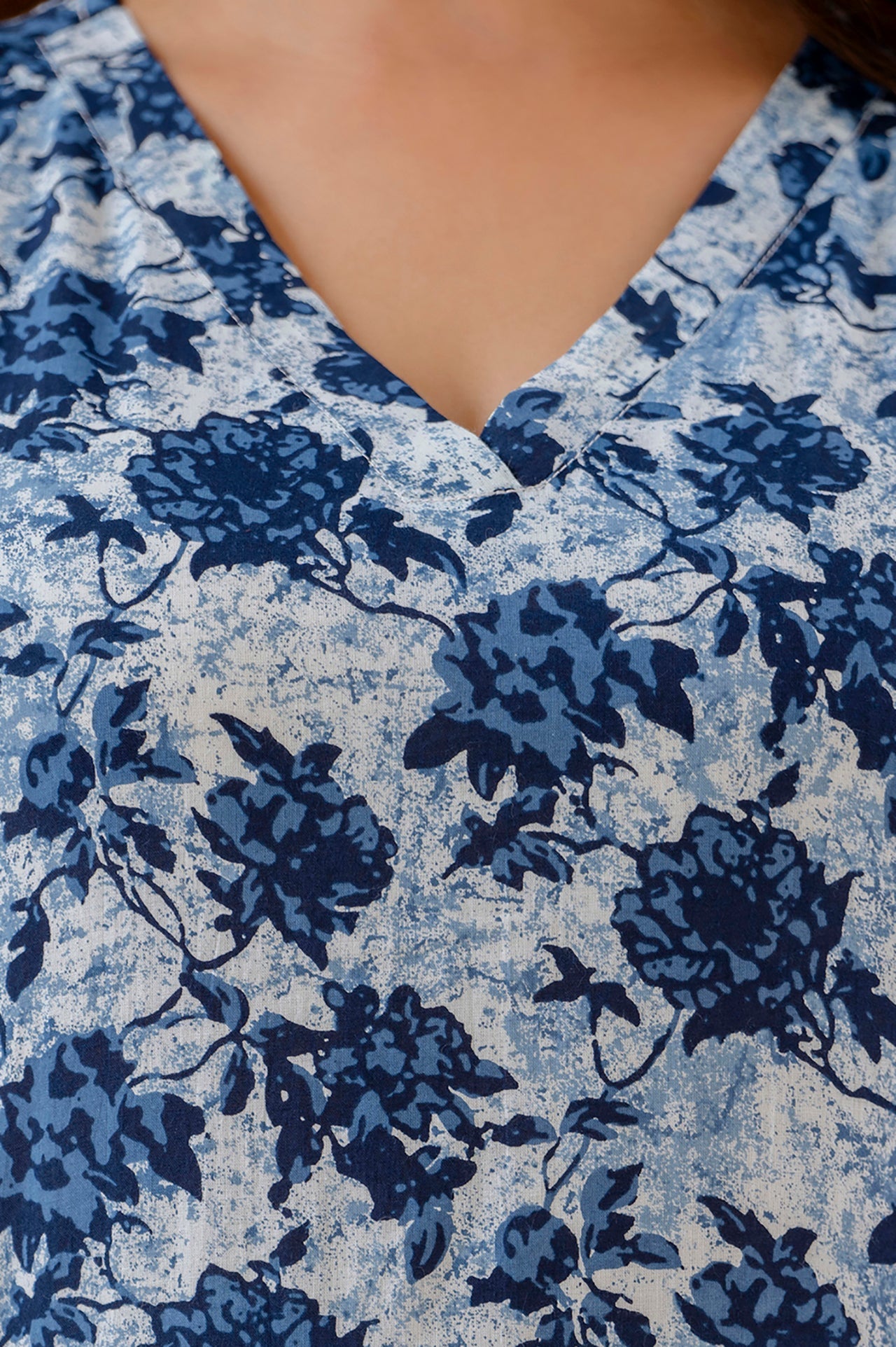 Women's Blue Printed Straight Kurta With Trouser