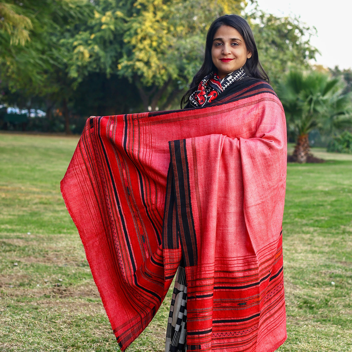 Handwoven Rajasthani Pattu ShawlâPink - Natriel â Trendia
