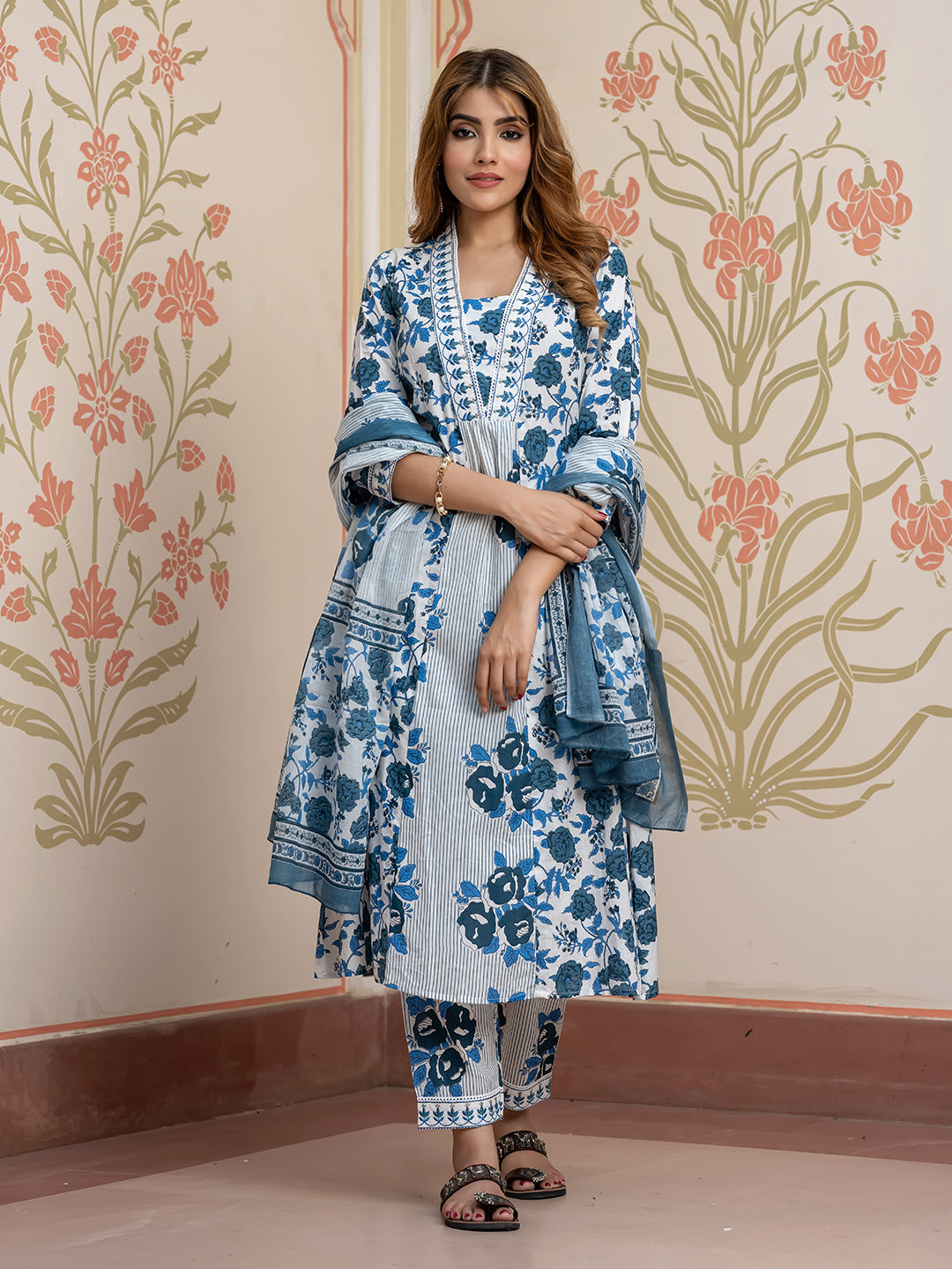 Women's Blue Pure Cotton Floral Kurta Set Blue / 2XL