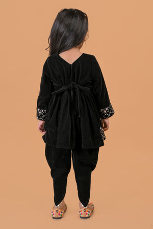 Color_Black