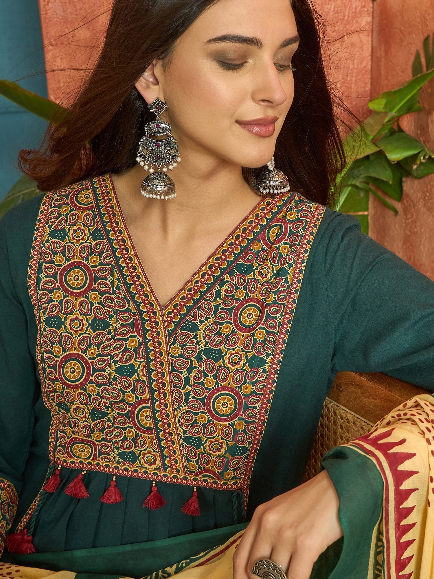 Women's Green Solid Cotton Straight Kurta Pant Dupatta Set