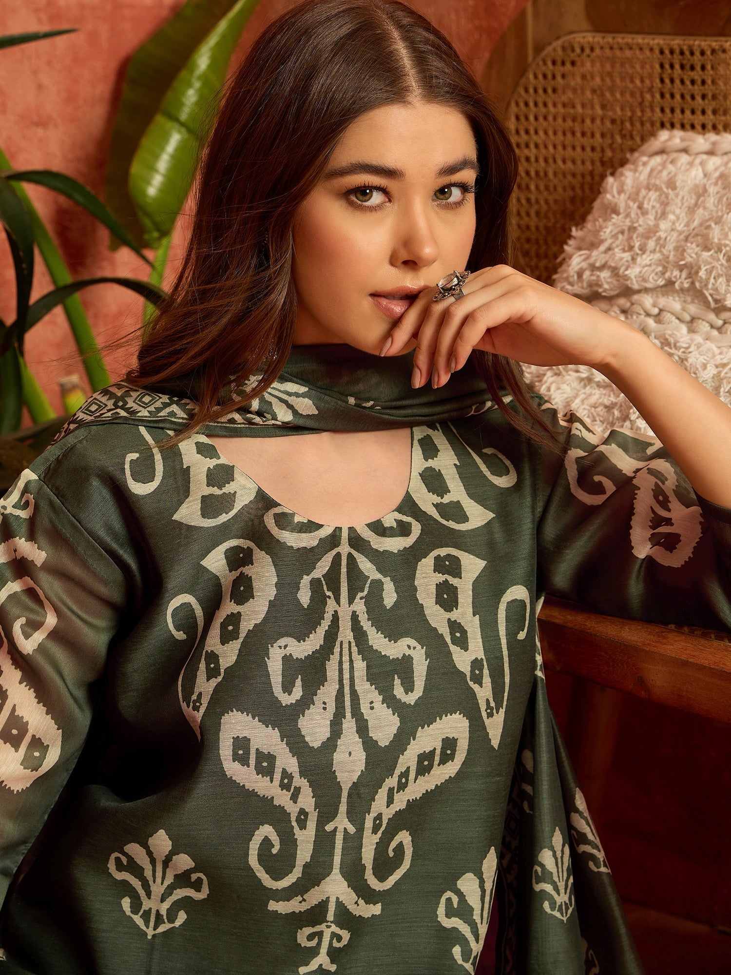 Women's Green Ikkat Printed Chanderi Straight Kurta Pant Dupatta Set