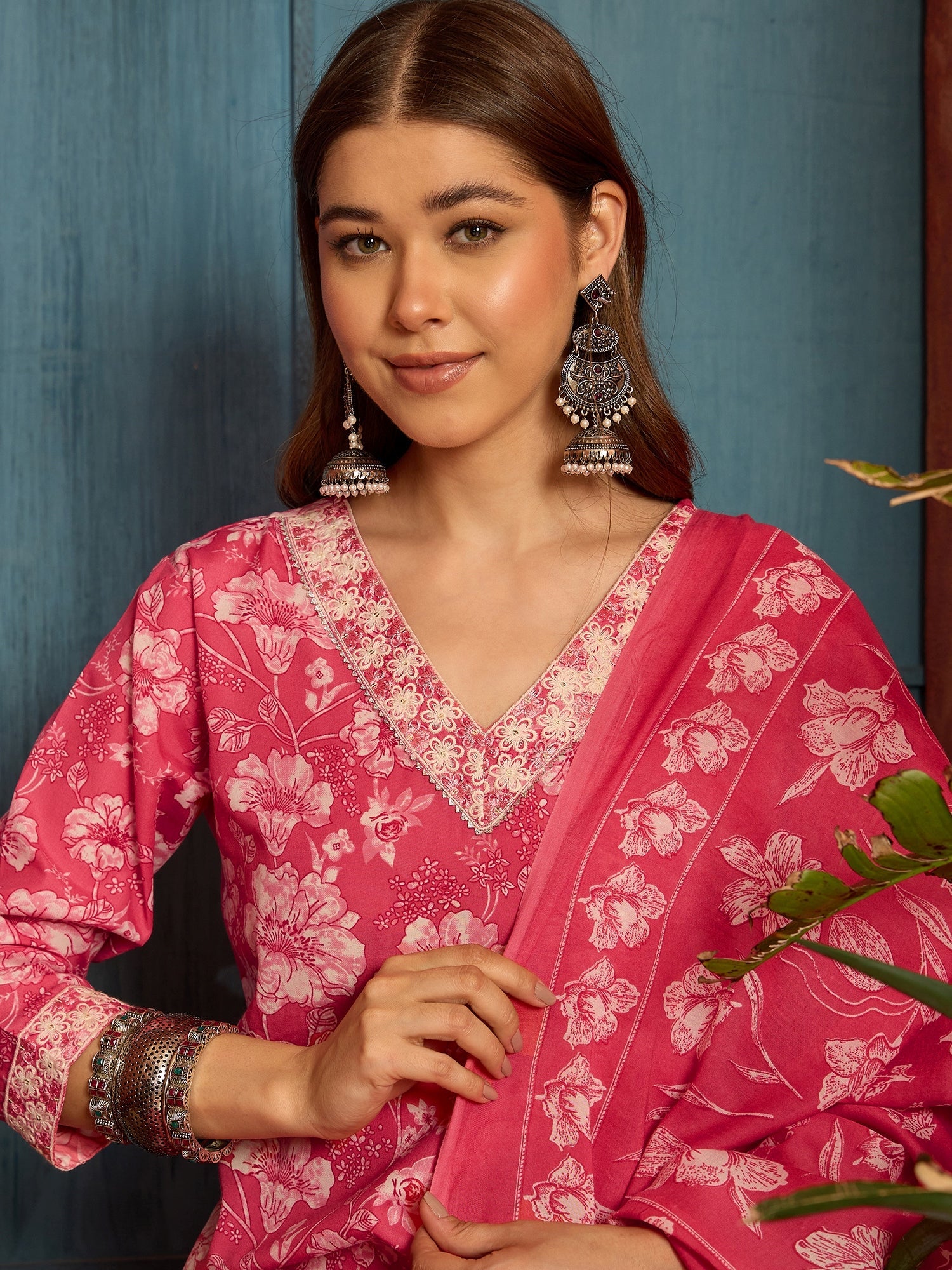 Women's Pink Floral Printed Cotton Straight Kurta Pant Dupatta Set