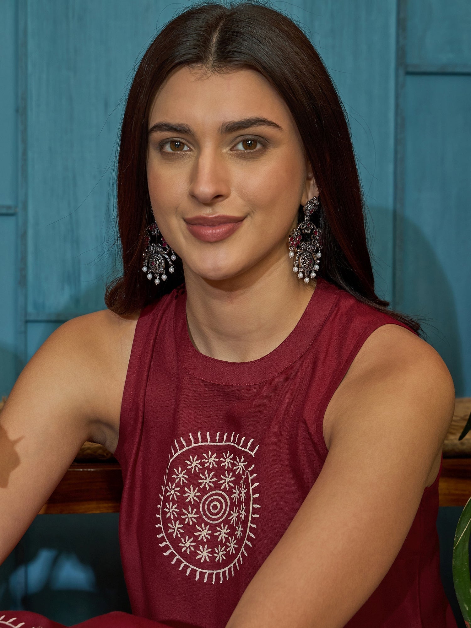 Women's Maroon Solid & Embroidered Rayon Straight Kurta Pant Set