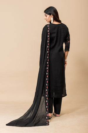 Color_Black
