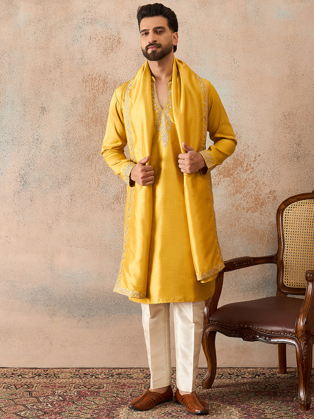 Men's Yellow Silk Blend Solid Embroidered Kurta & Trouser With Dupatta