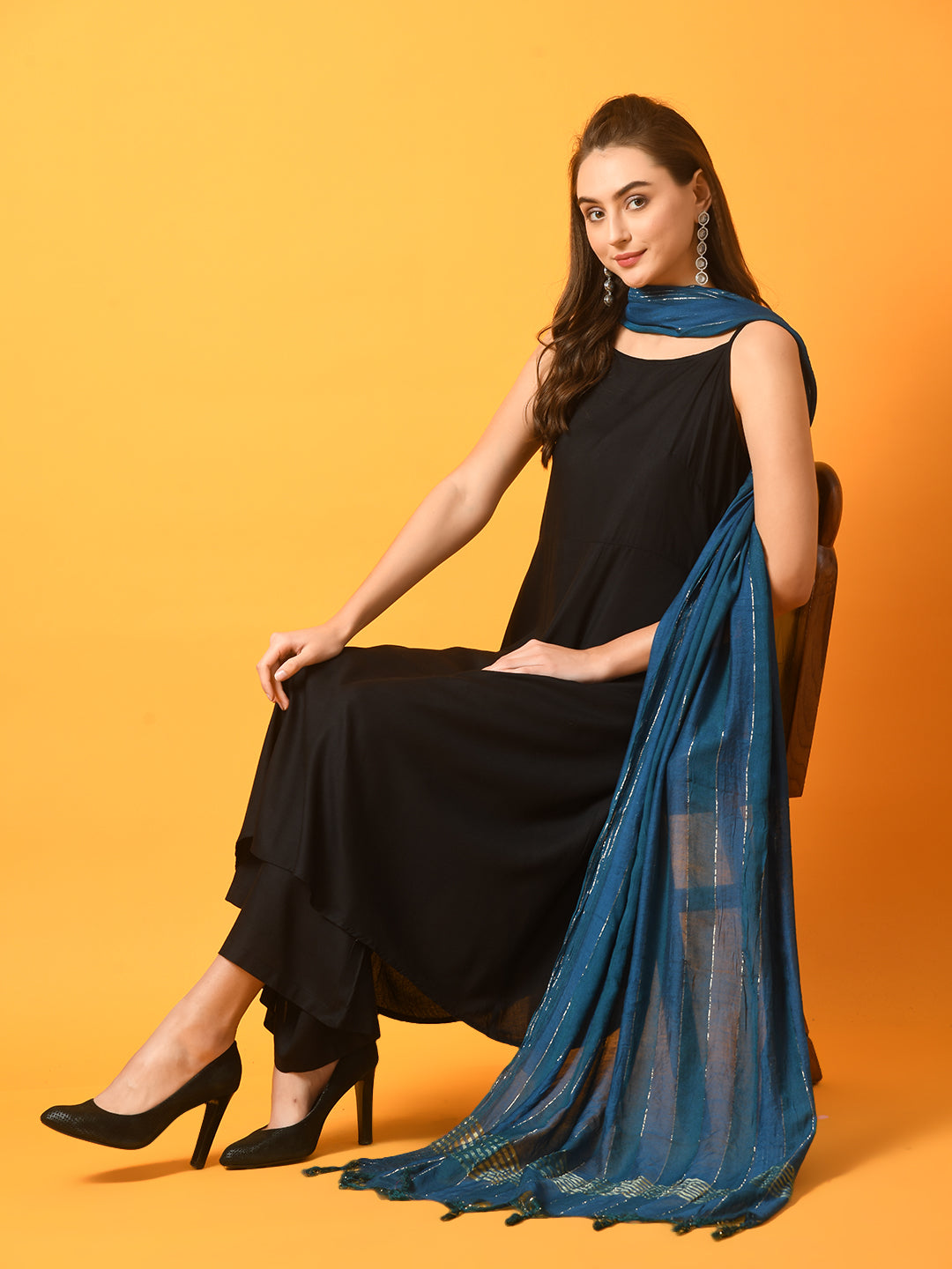 Women's Black Solid Anarkali Party Kurta Sets With Dupatta