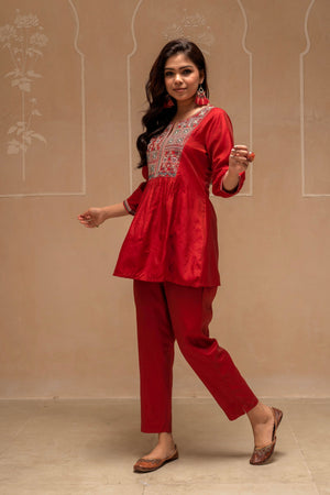 Color_Maroon