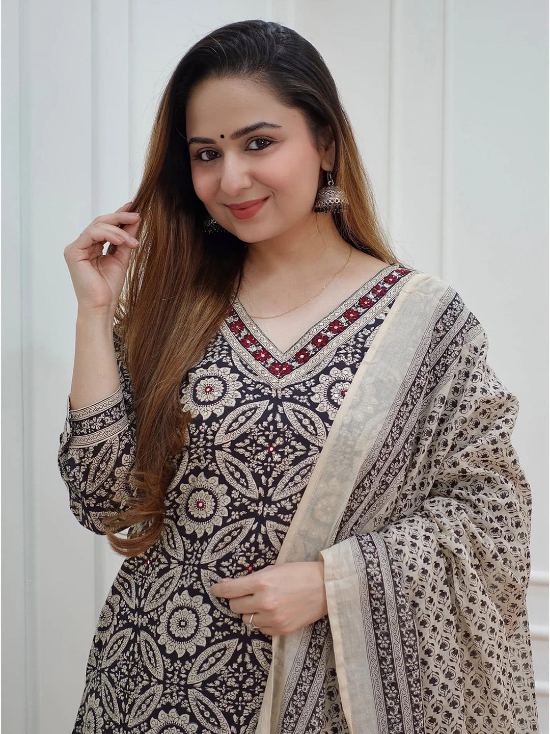 Women's Black Printed Viscose Rayon Kurta, Pant And Dupatta Set