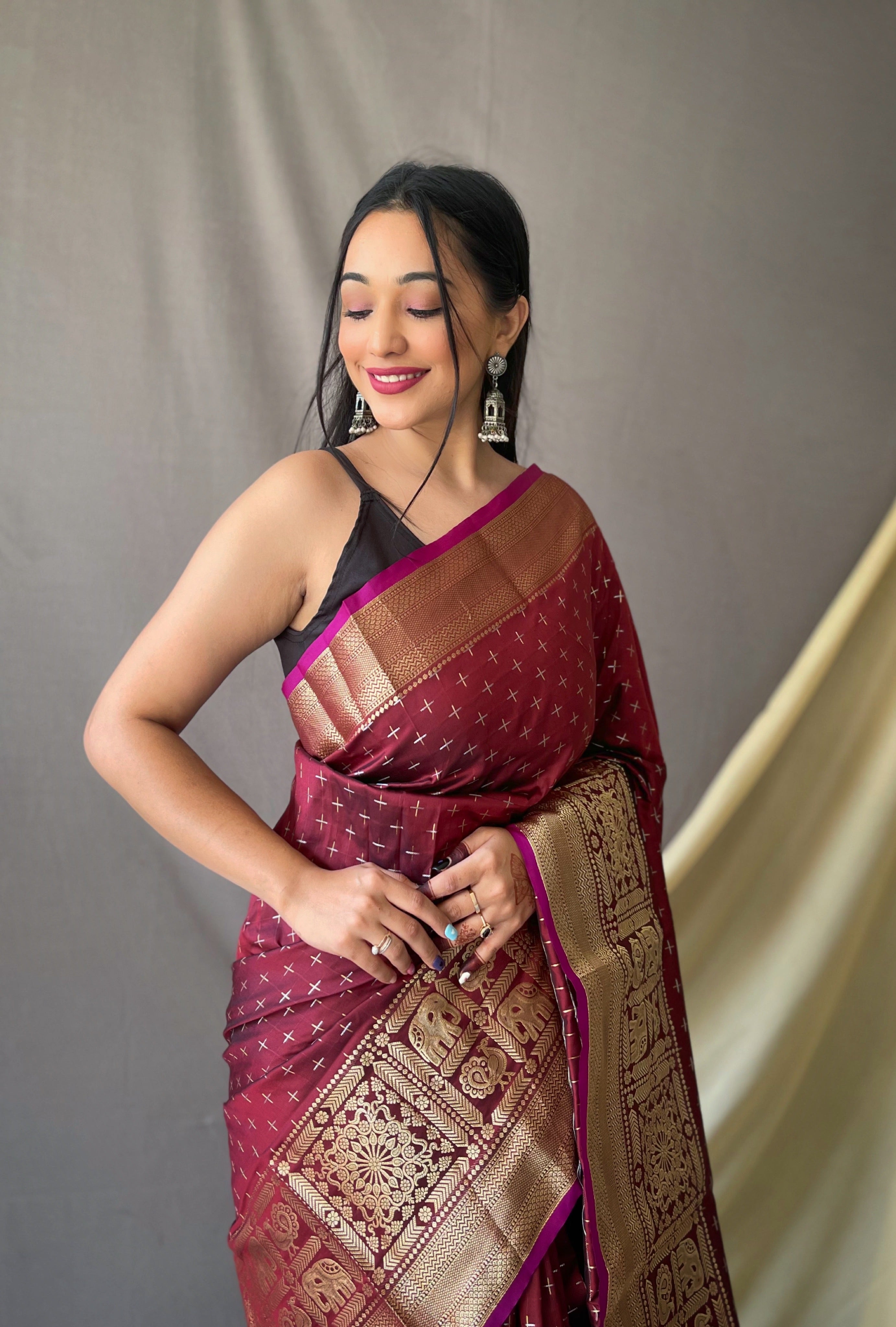 Women's Banarasi Silk Checks Woven Saree Brown