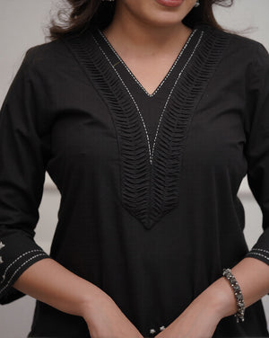 Color_Black