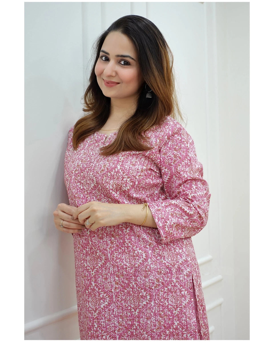 Women Pink Geometric Printed Kurta With Comfort Pant