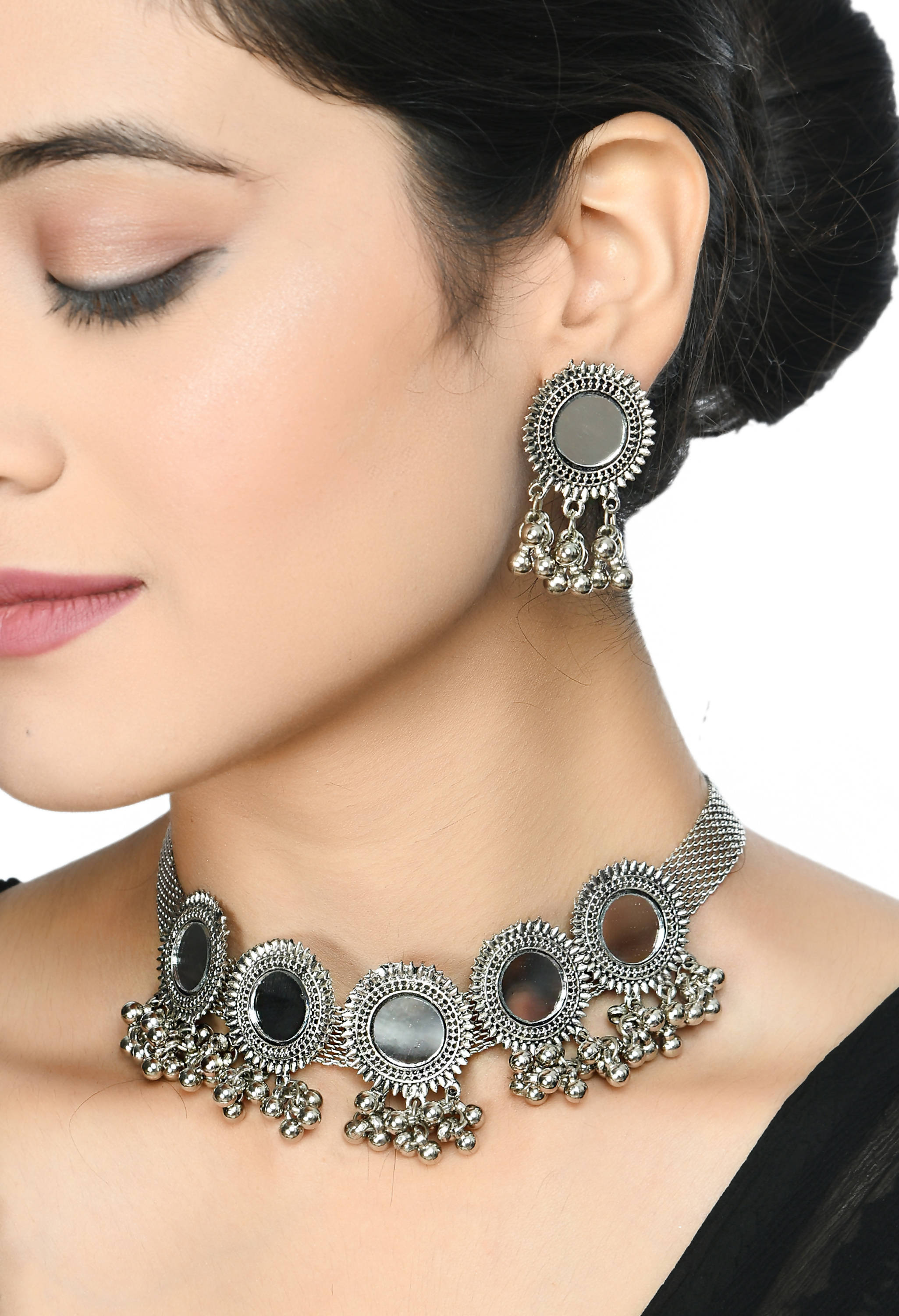 Trendia Choker Necklace Set Silver color mirror with Ear