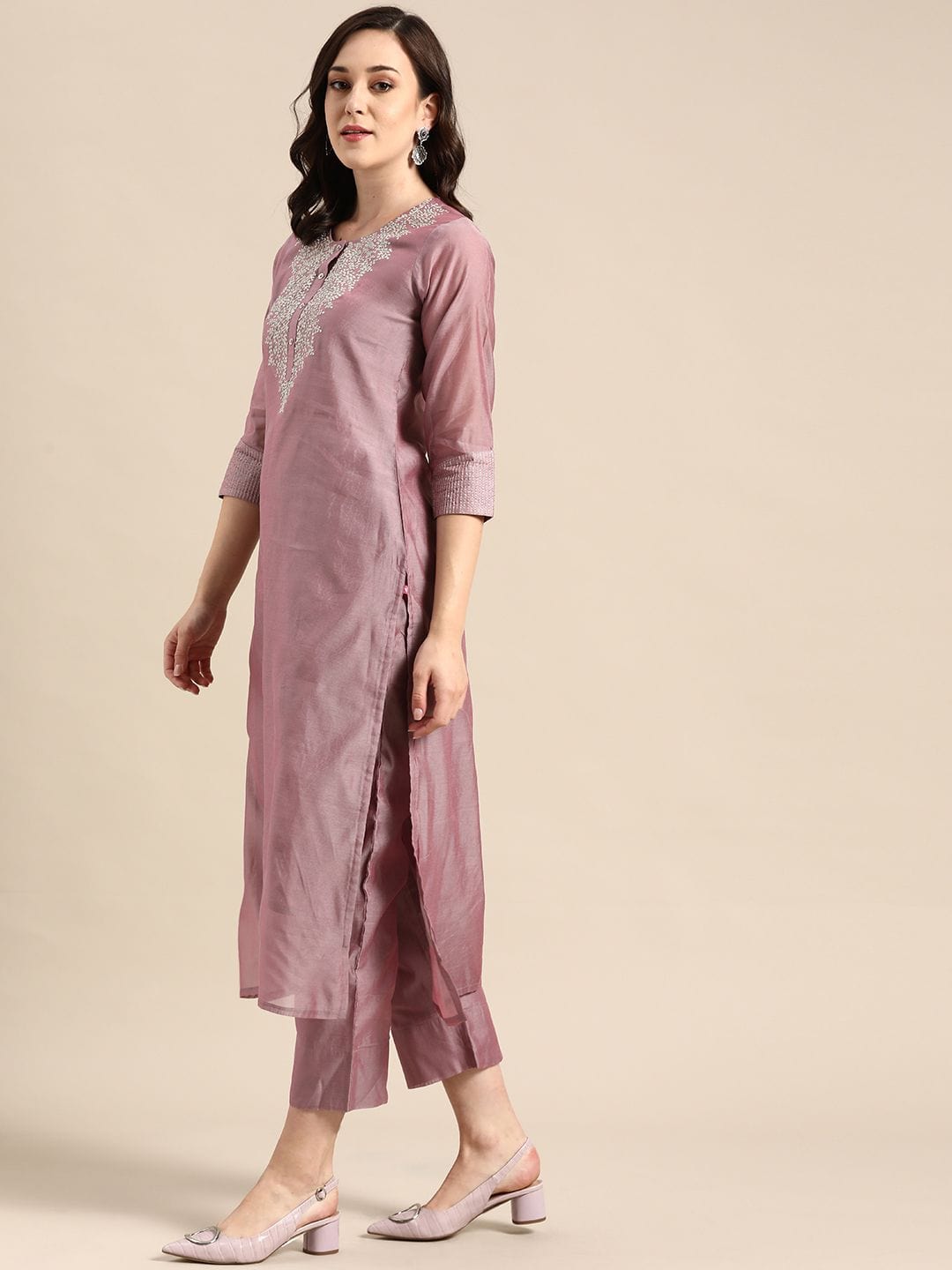 Women's Mauve Zari Yoke Design Chanderi Silk Kurta With Trousers & Dupatta