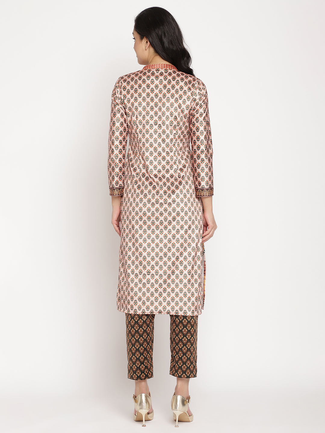 Women's Digital Print Velvet Kurta With Pan