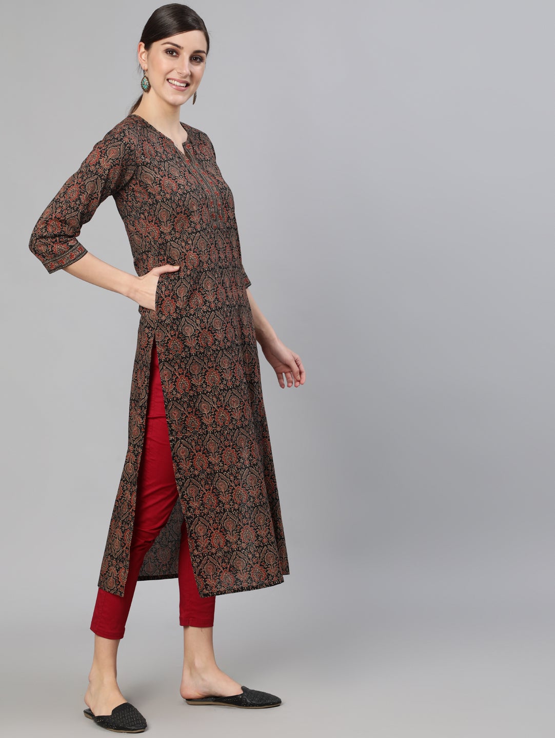 Women's Maroon Printed Straight Kurta With Three Quarter Sleeves