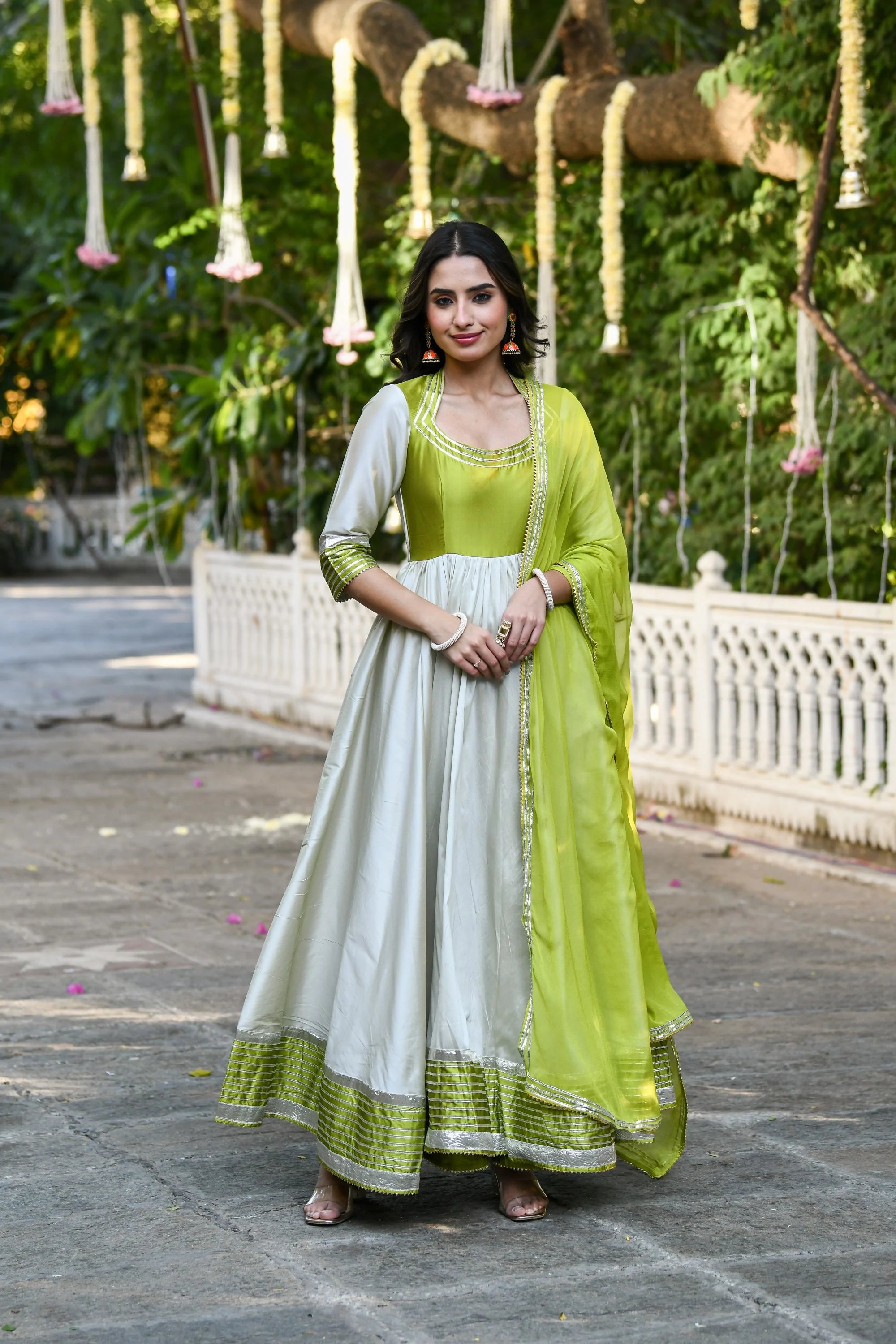 Women's White Anarkali Gown With Dupatta - (2Pcs) M