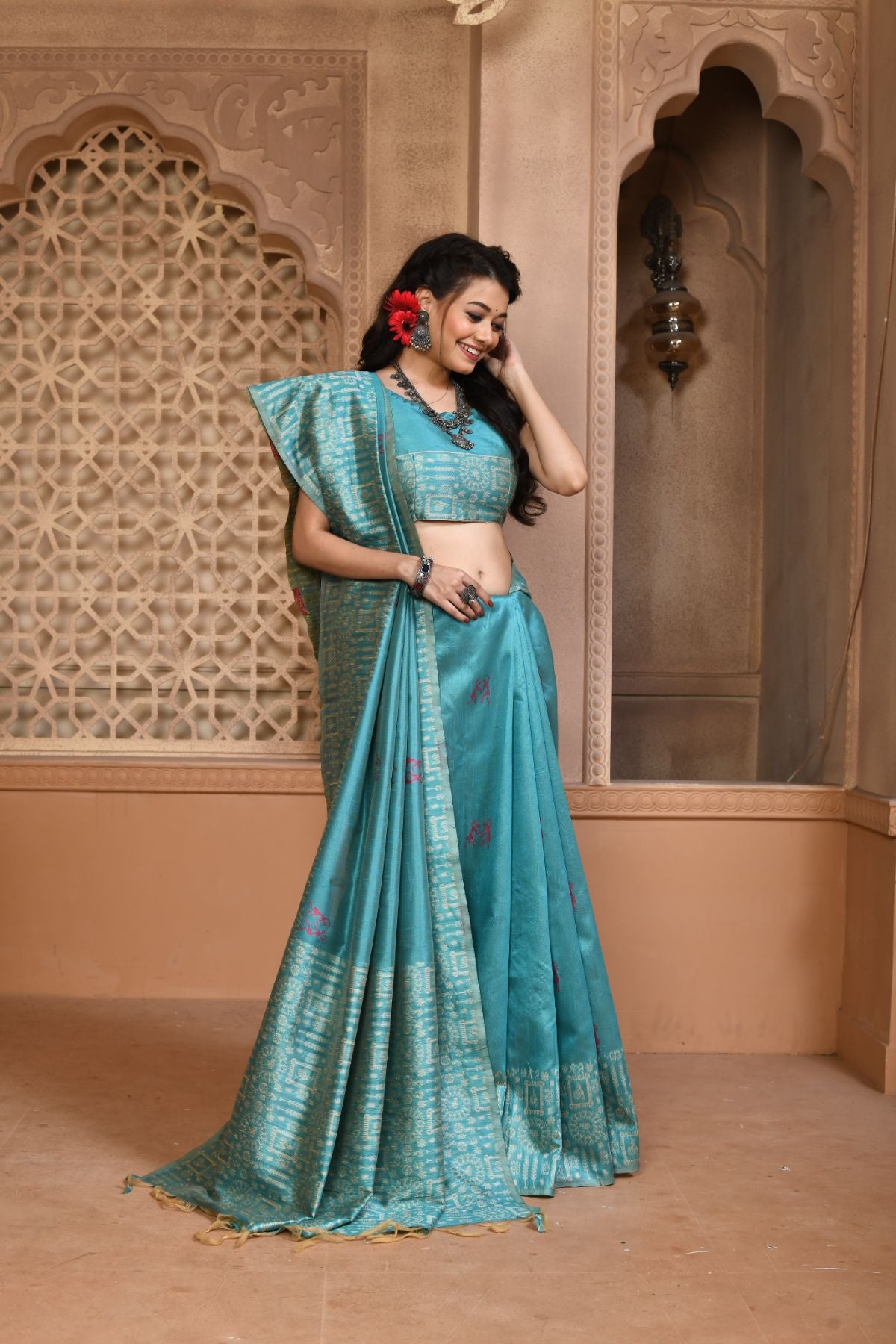 Women's Firozi Woven Handloom Raw Silk Saree with Tassels