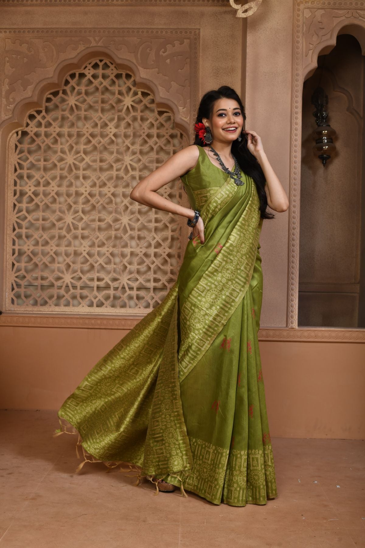 Women's Mahendi Woven Handloom Raw Silk Saree with Tassels