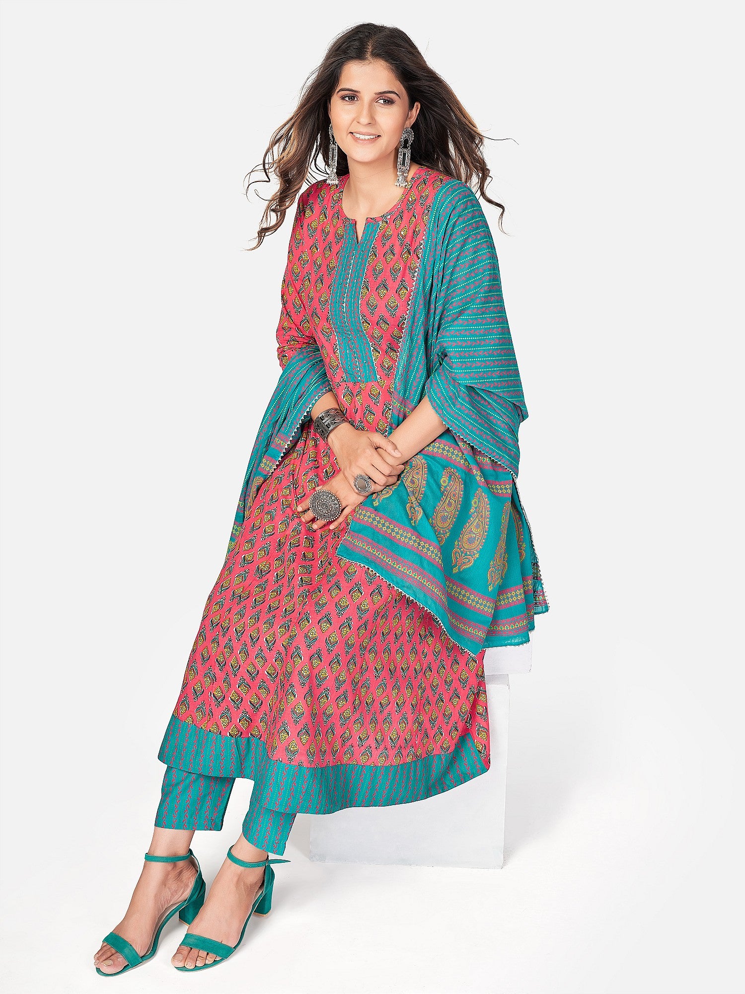 Women's Dark Pink Cotton Kurta With Pant & Dupatta By Vbuyz (3