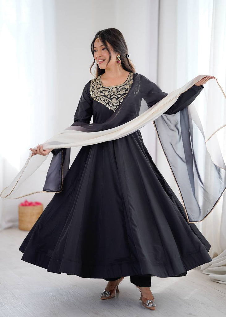 Color_Black