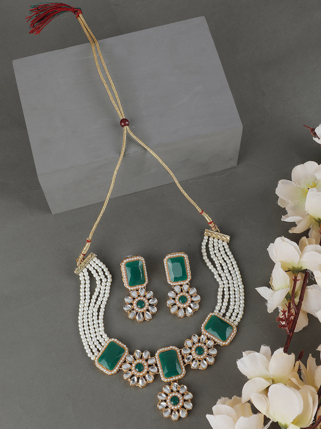 Women's Pearl And Stone Emerald Green Choker Necklace