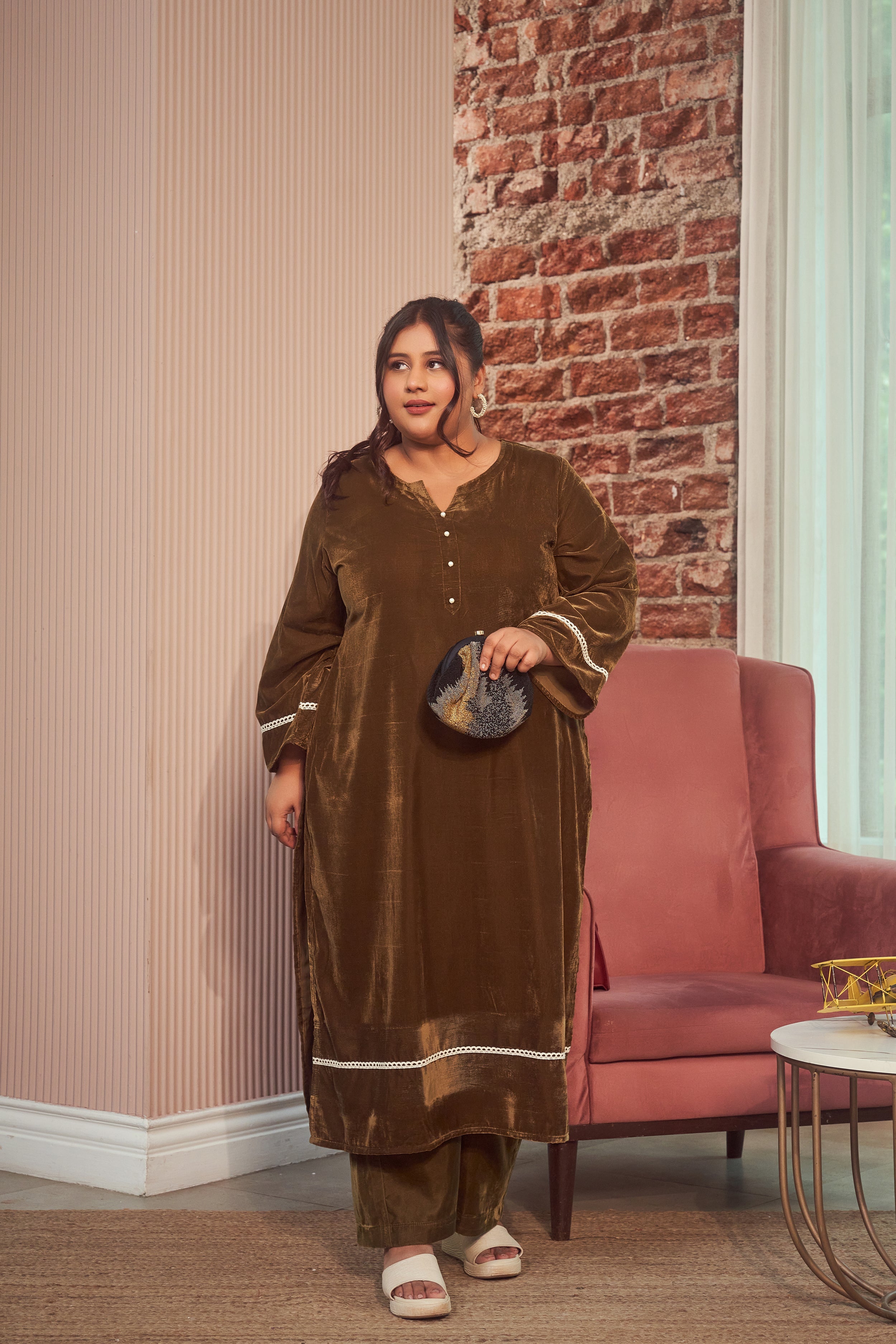 Women's Olive Velvet Kurta Set - ( Set Of 2) - Nangalia Ruchira
