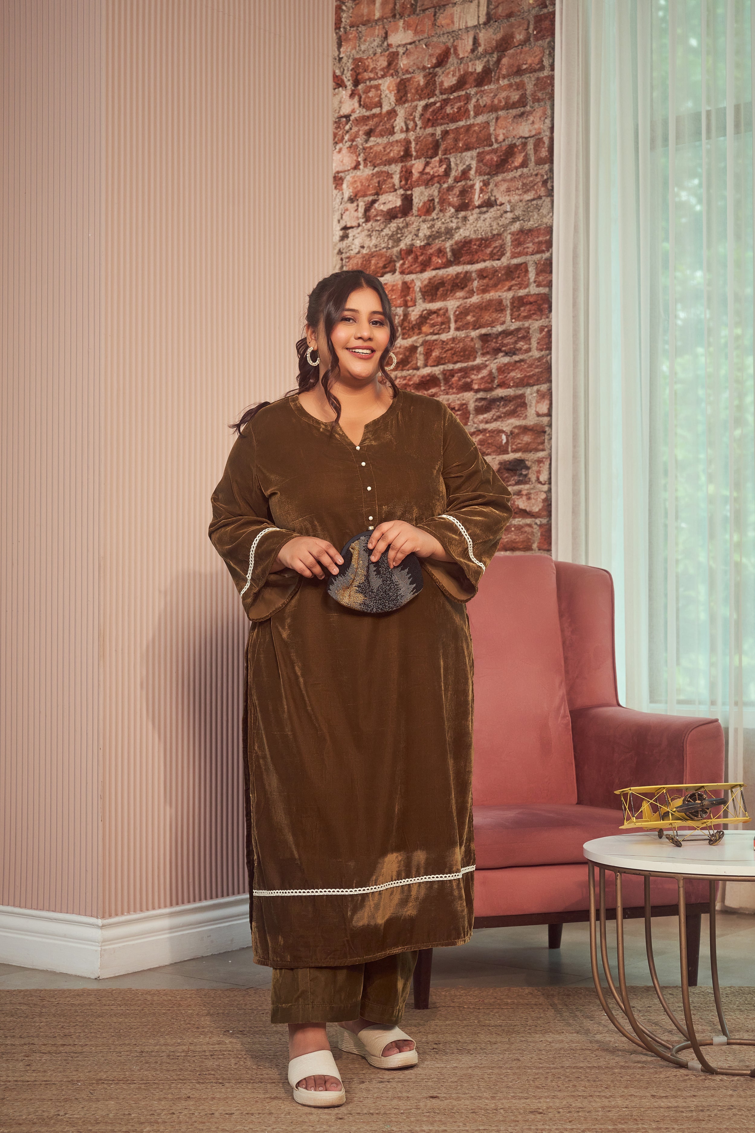 Women's Olive Velvet Kurta Set - ( Set Of 2) - Nangalia Ruchira