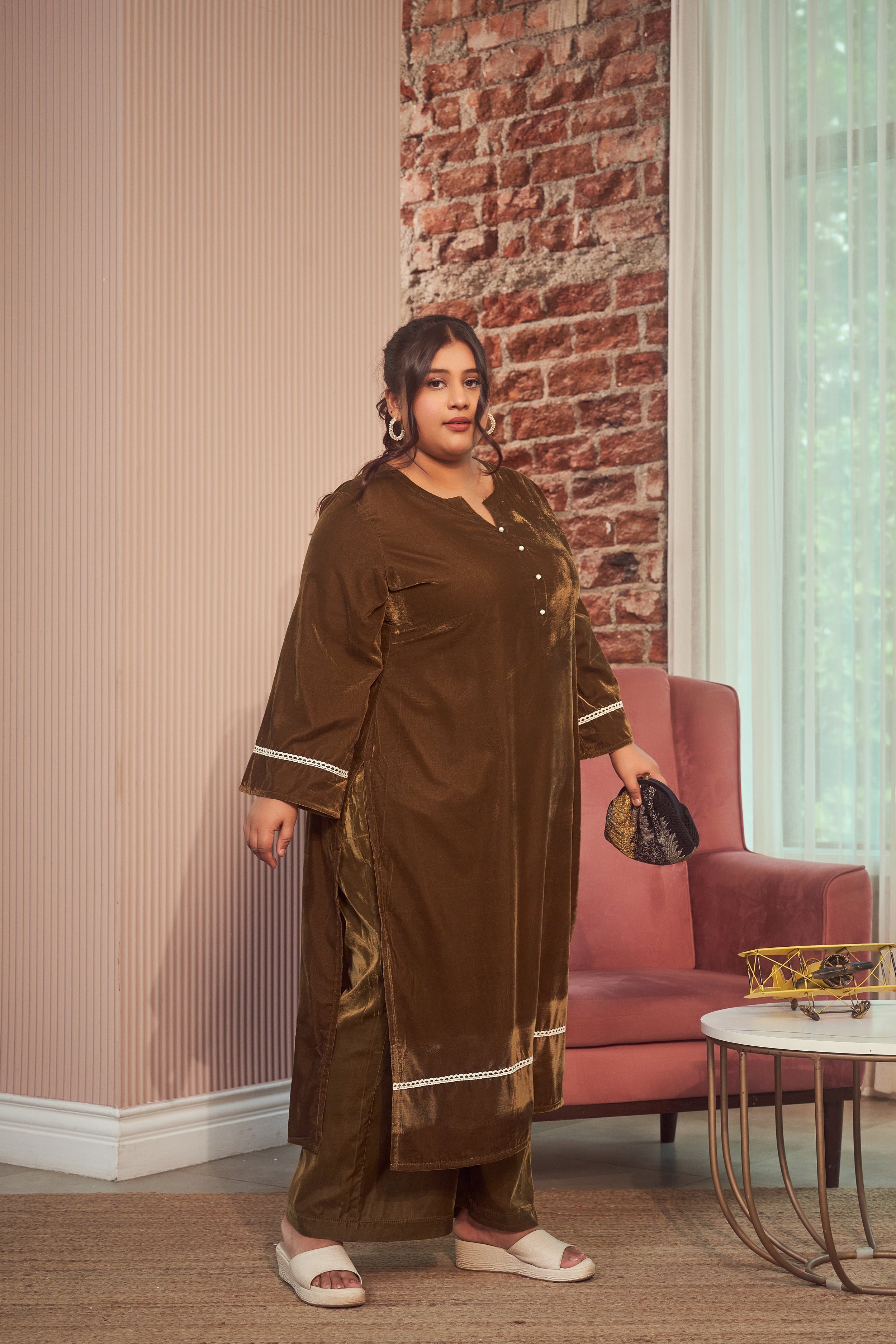 Women's Olive Velvet Kurta Set - ( Set Of 2) - Nangalia Ruchira