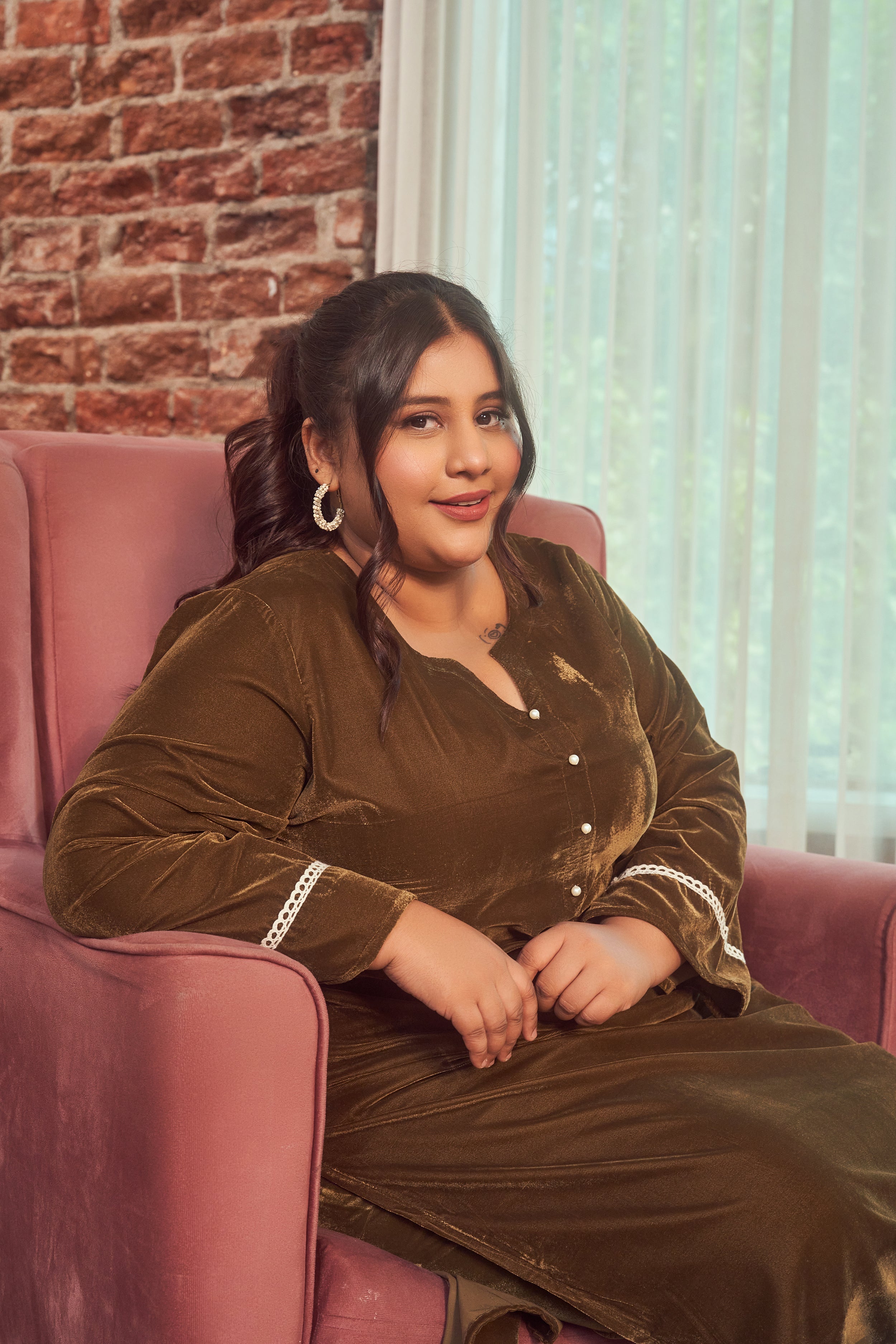 Women's Olive Velvet Kurta Set - ( Set Of 2) - Nangalia Ruchira