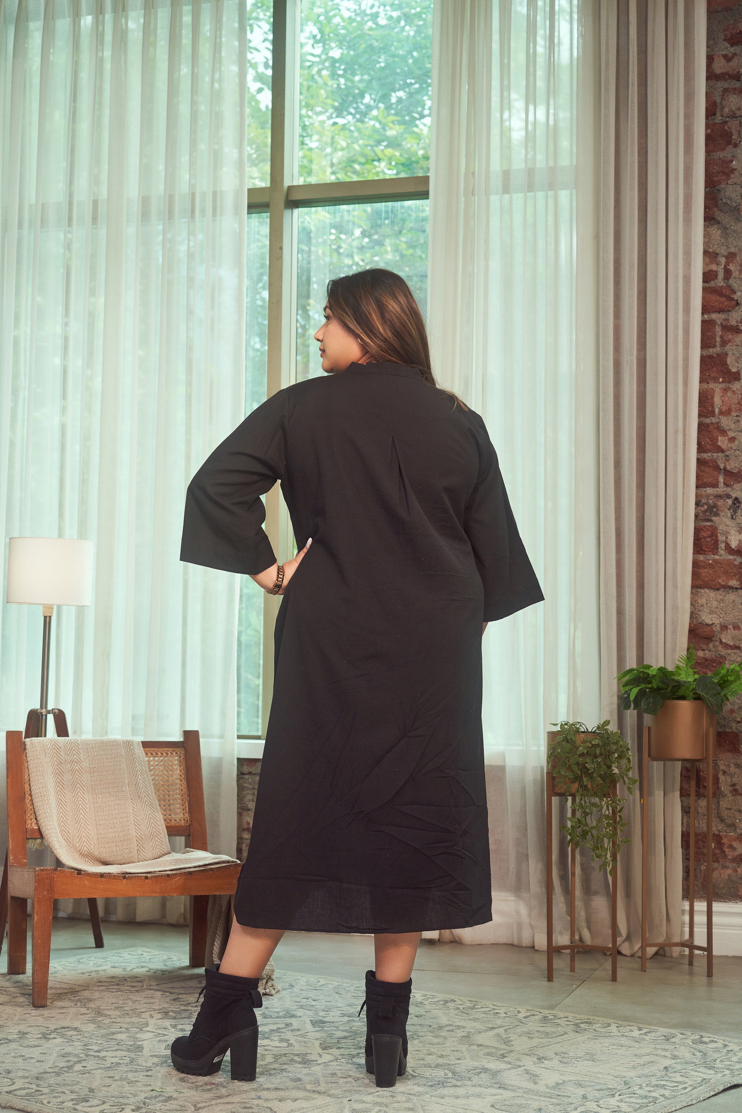 Women's Black Oversized Linen Maxi Button Down Dress - Nangalia Ruchira