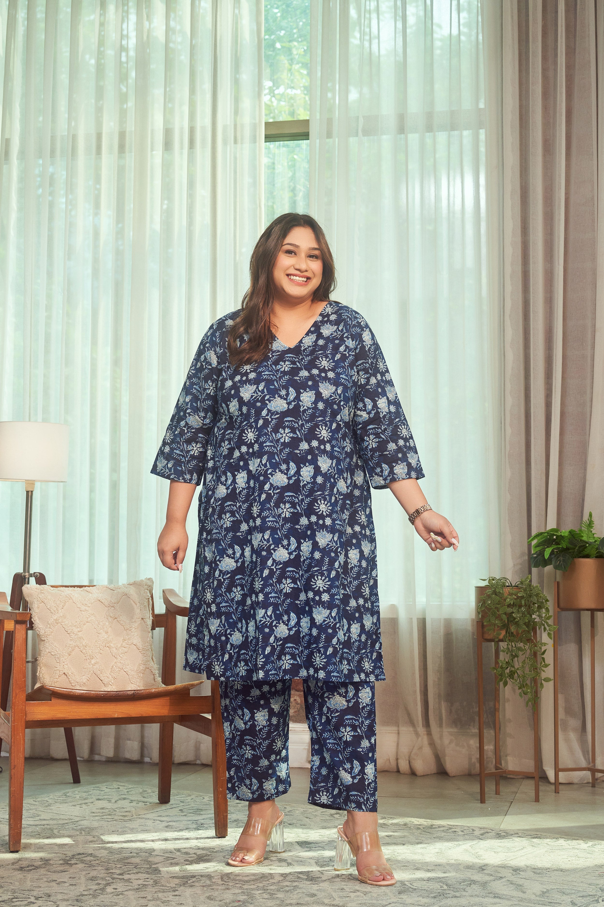 Women's Navy Blue Floral Kurta Co-Ord Set - Nangalia Ruchira